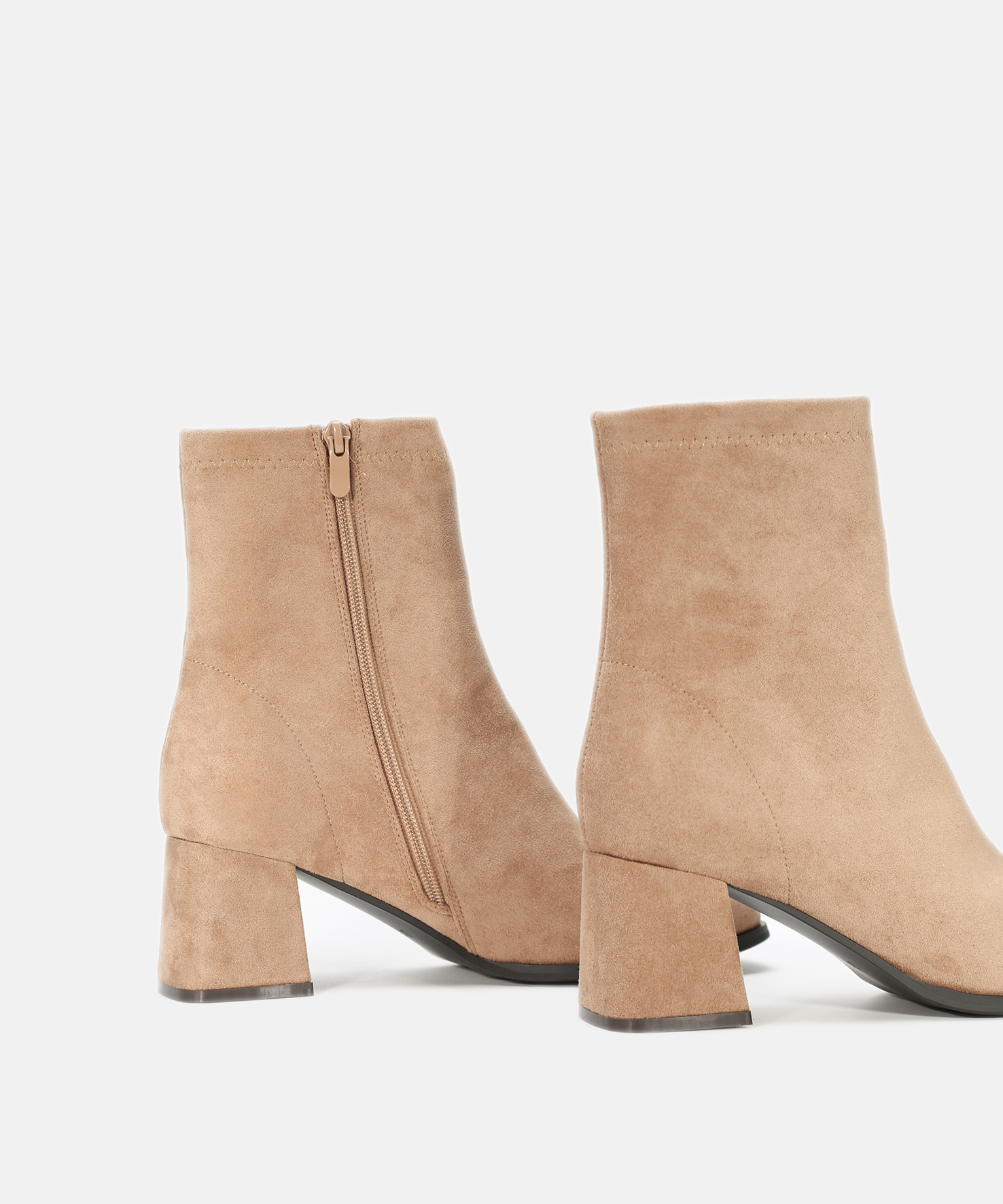 Botines b&aacute;sicos arena tac&oacute;n  image number null